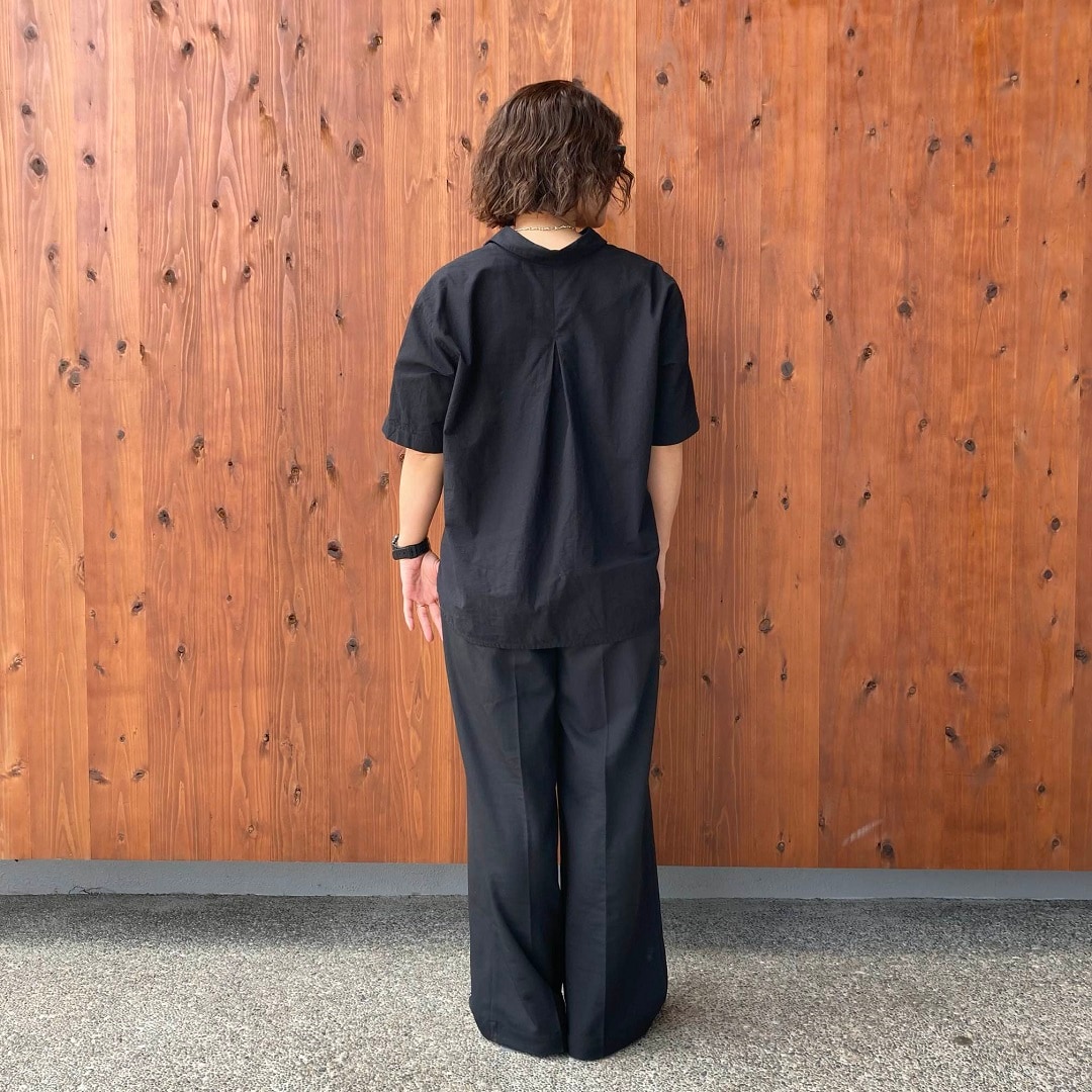撥水タックストレートパンツ