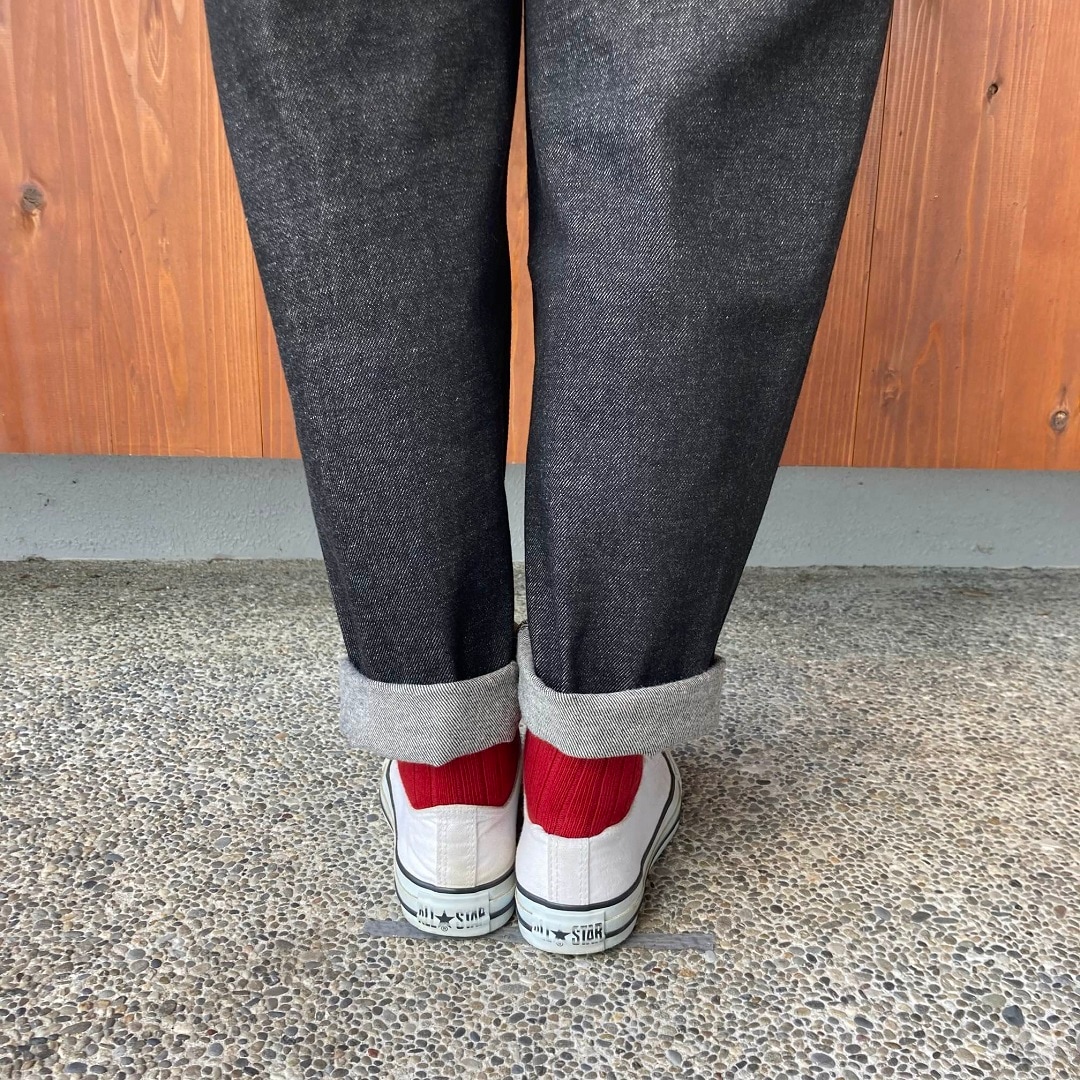 木の実から作ったカポック混デニムバレルパンツ