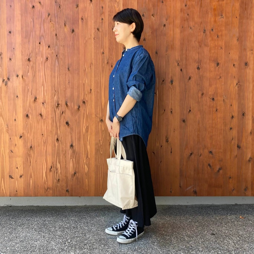 洗いざらしデニムスタンドカラー長袖ロングシャツ