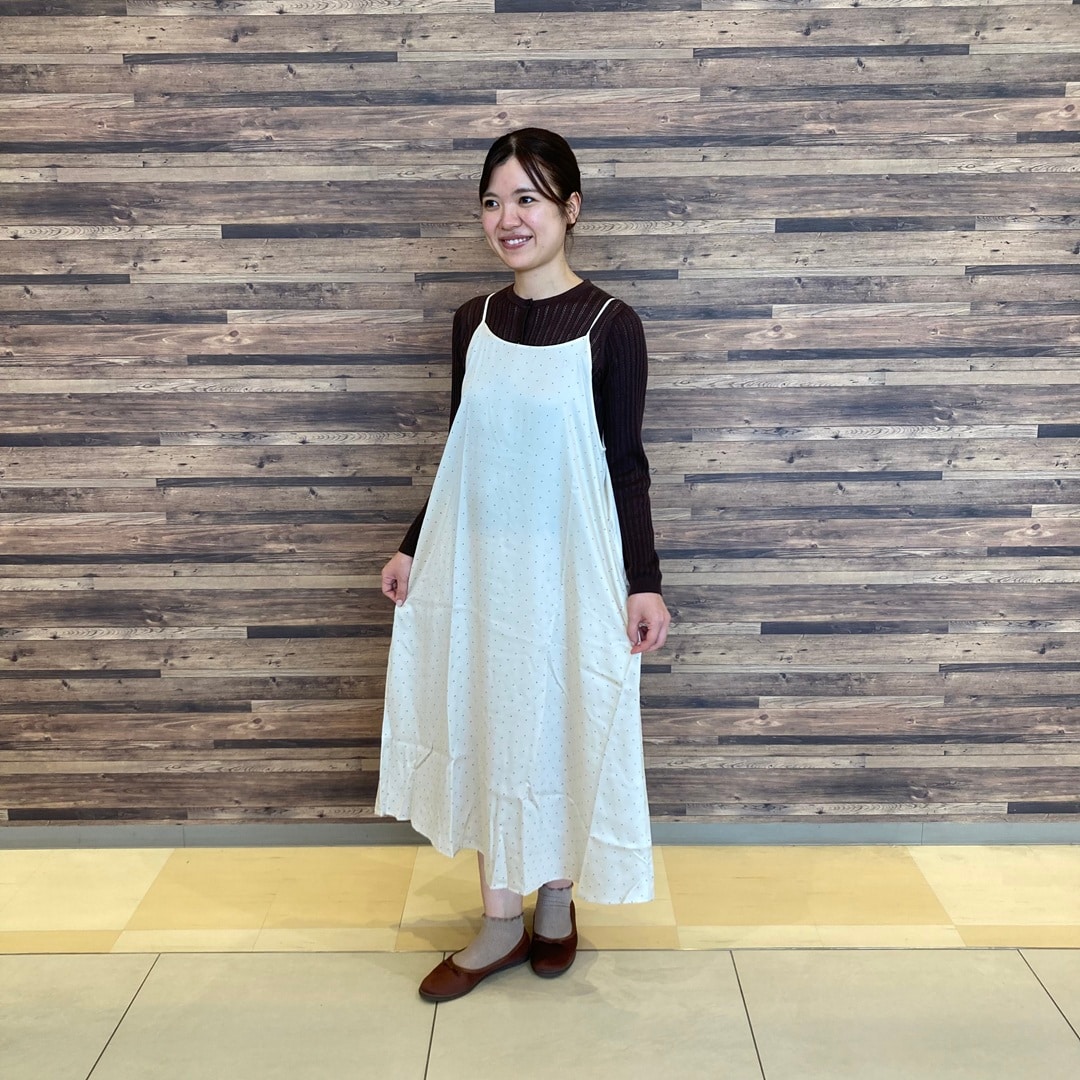 婦人　サテンキャミワンピコーデ