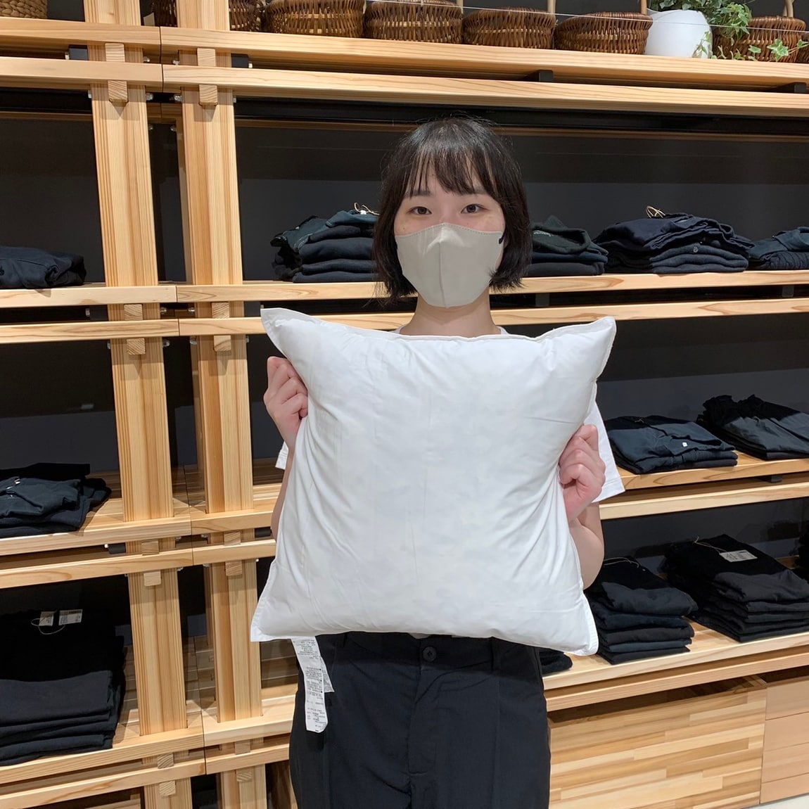 【岡山表町商店街】 NEW!! 防ダニ　羽根クッション