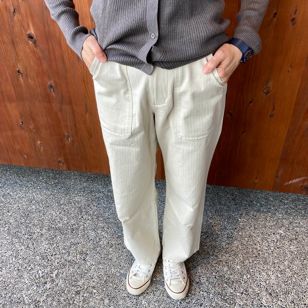 洗いざらしヘリンボーンベイカーストレートパンツ