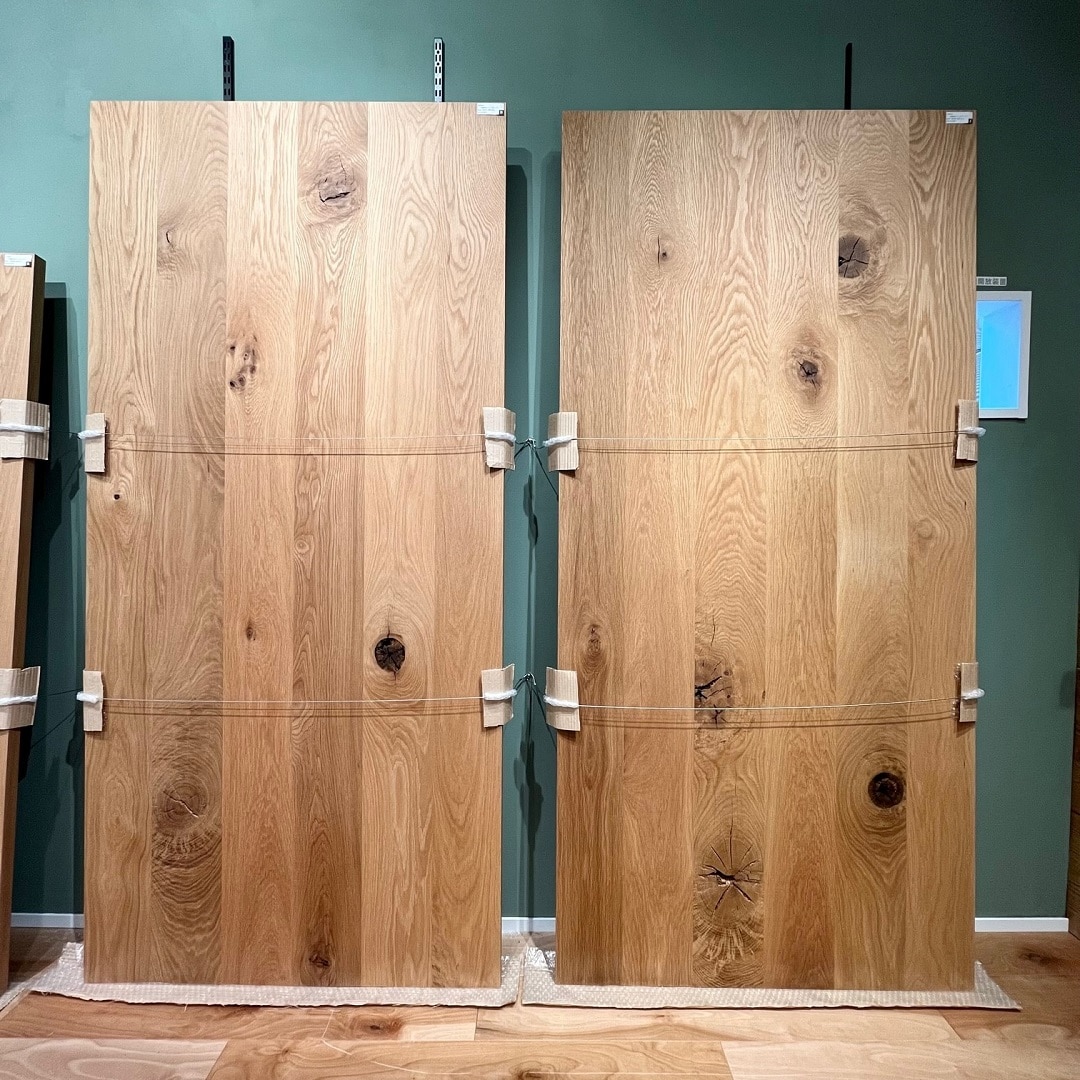 銀座】数量限定 世界にひとつ オーク無垢材節有りテーブル｜ 無印良品