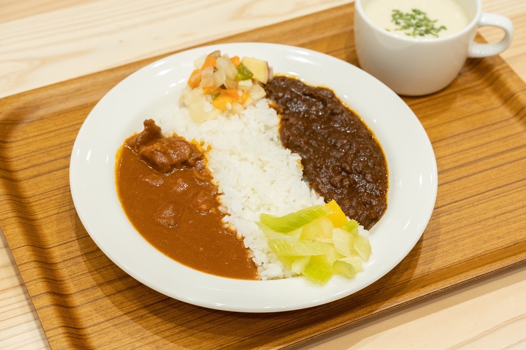 【京都山科】ぴりっとしびれる、あいがけカレー｜カレー厨房