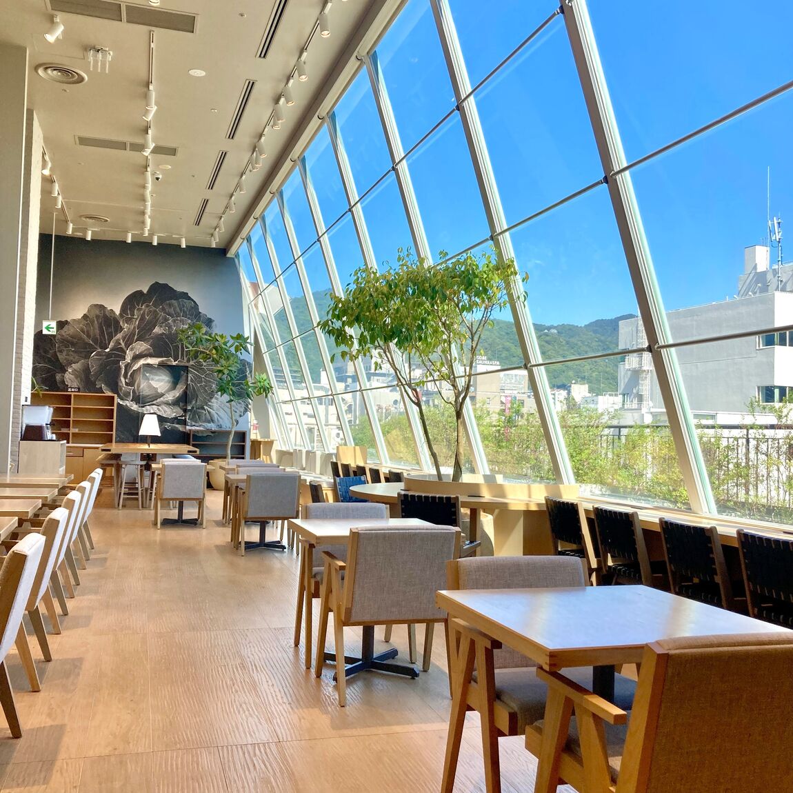 【Cafe＆MealMUJI神戸BAL】３連休の青空_R0HiVV