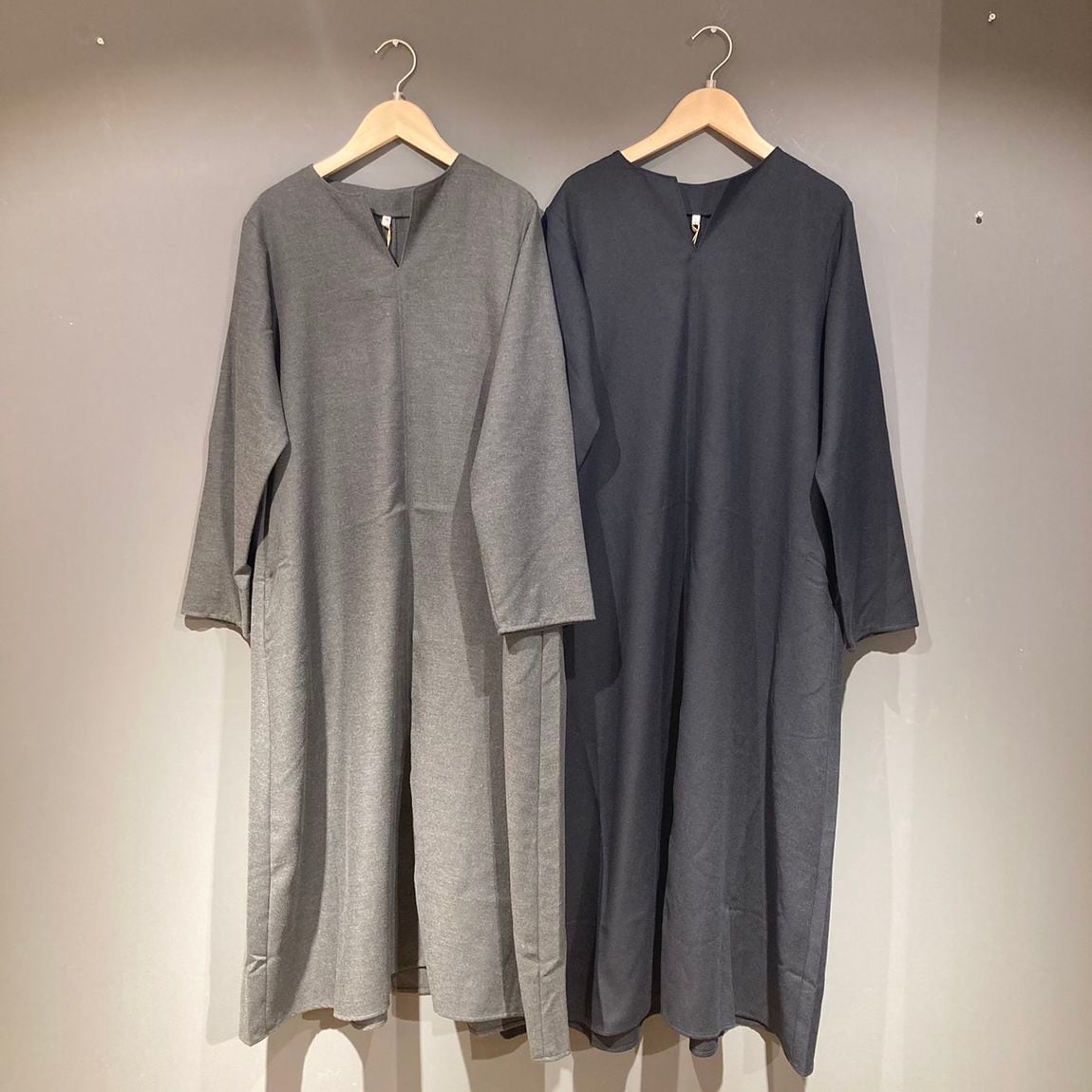 【岡山表町商店街】お手入れしやすい。起毛キーネック長袖ワンピース