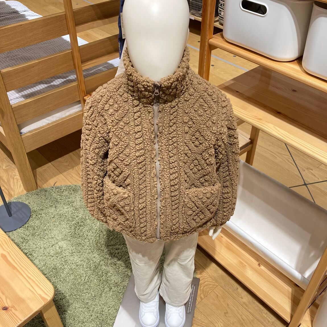 チャック上まで全身