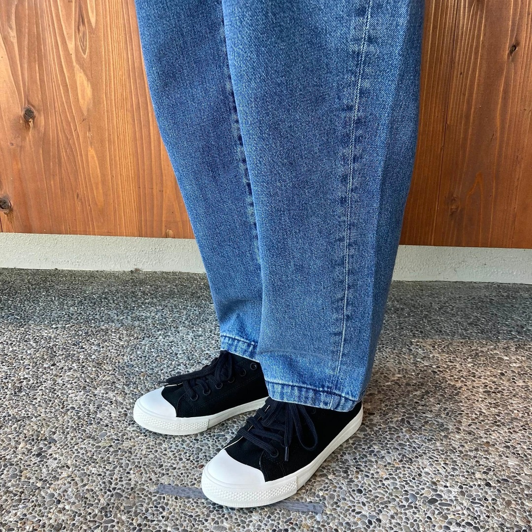 木の実から作ったカポック混デニムバレルパンツ
