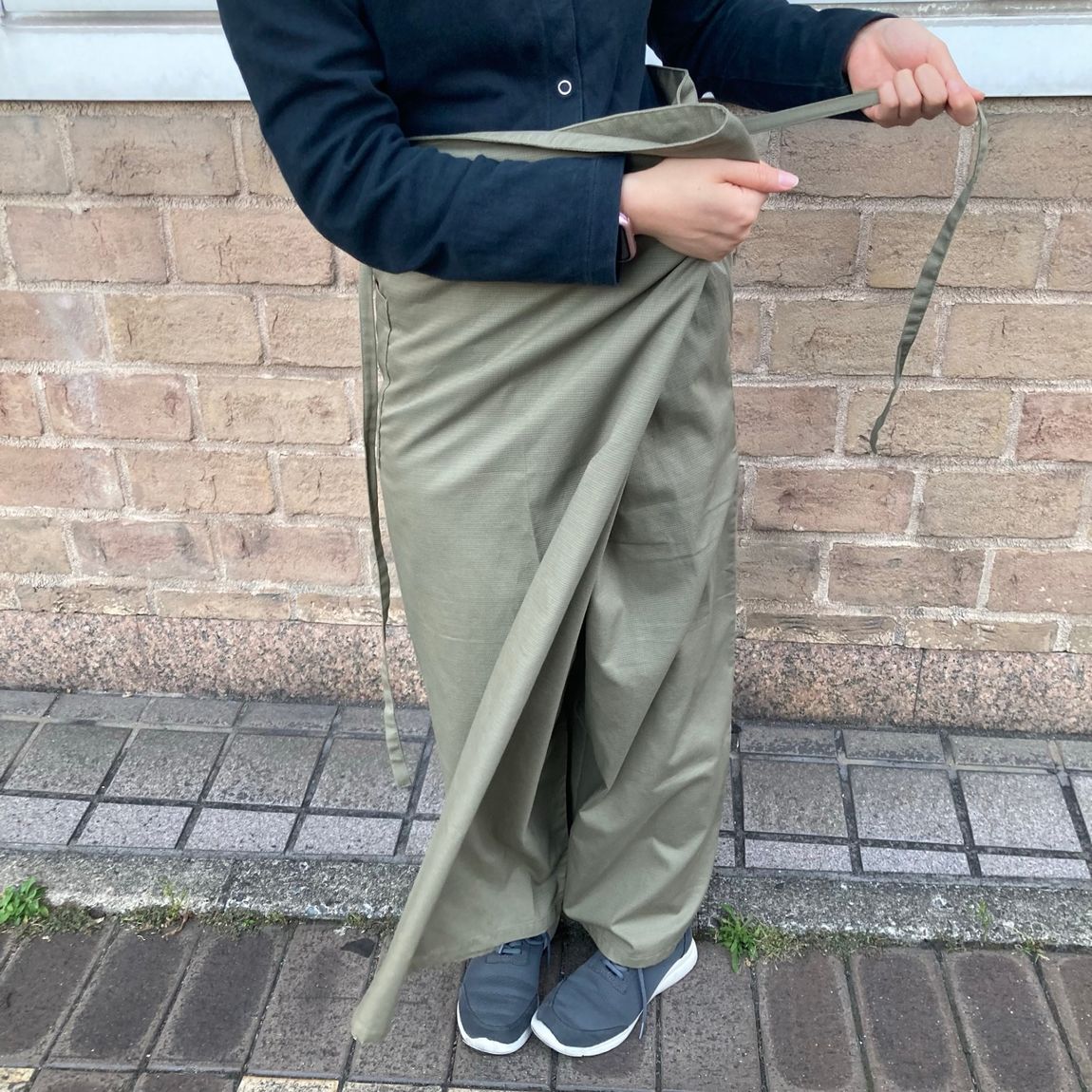 【岡山表町商店街】　1着で2通り楽しめる「乾きやすい漁民パンツ」
