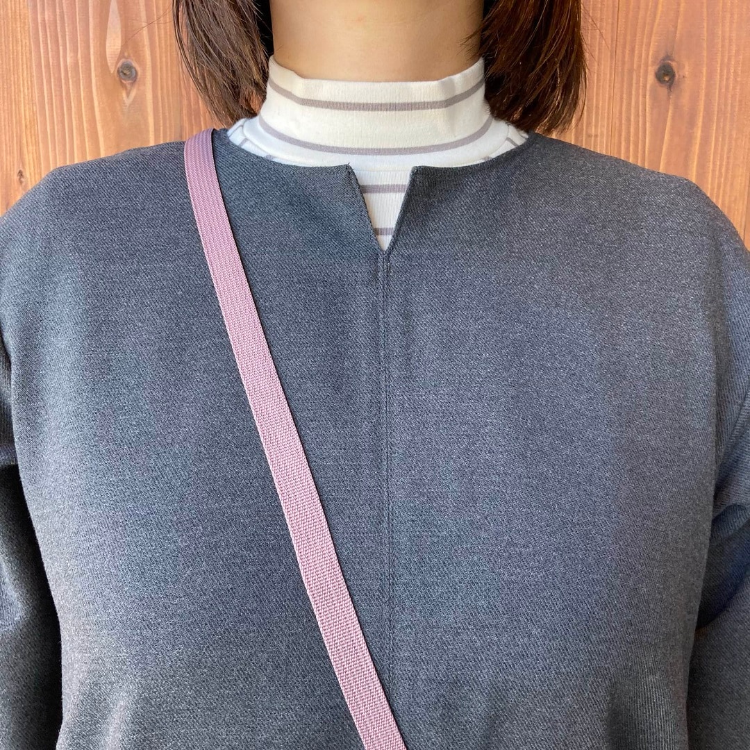 起毛フライス編みハイネック長袖Tシャツ