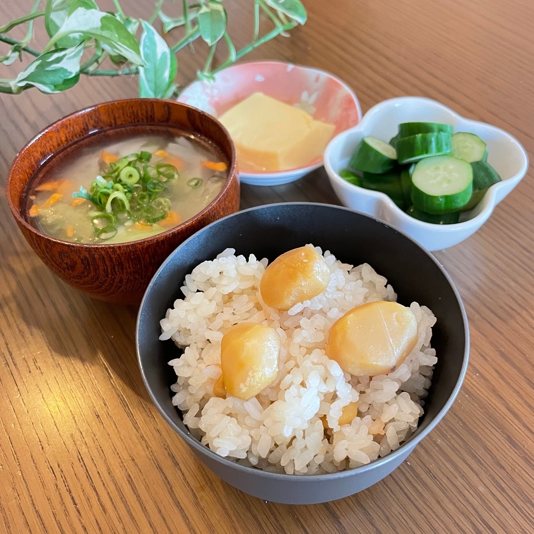 栗ご飯配膳