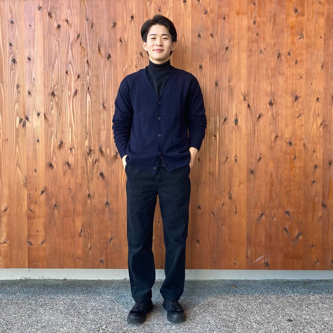 洗えるウールミドルゲージVネックカーディガン