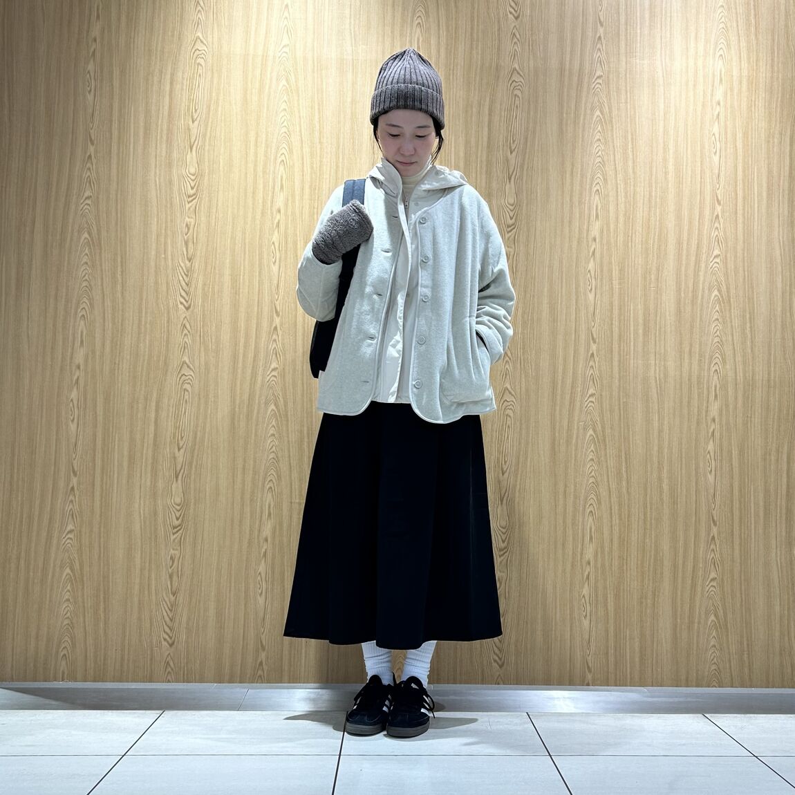 女性スタッフ　フリースカーディガン