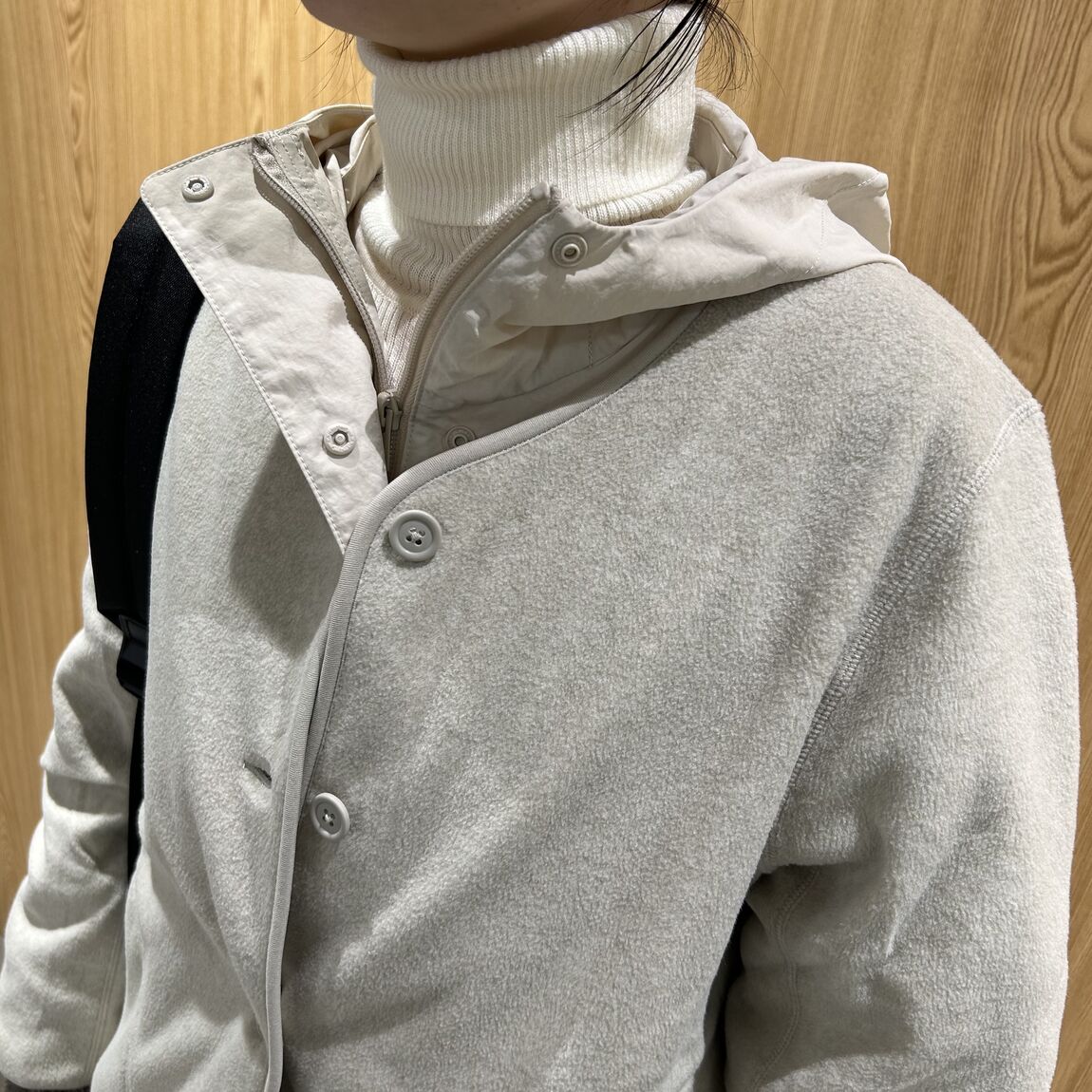 女性スタッフ　フリースカーディガン　