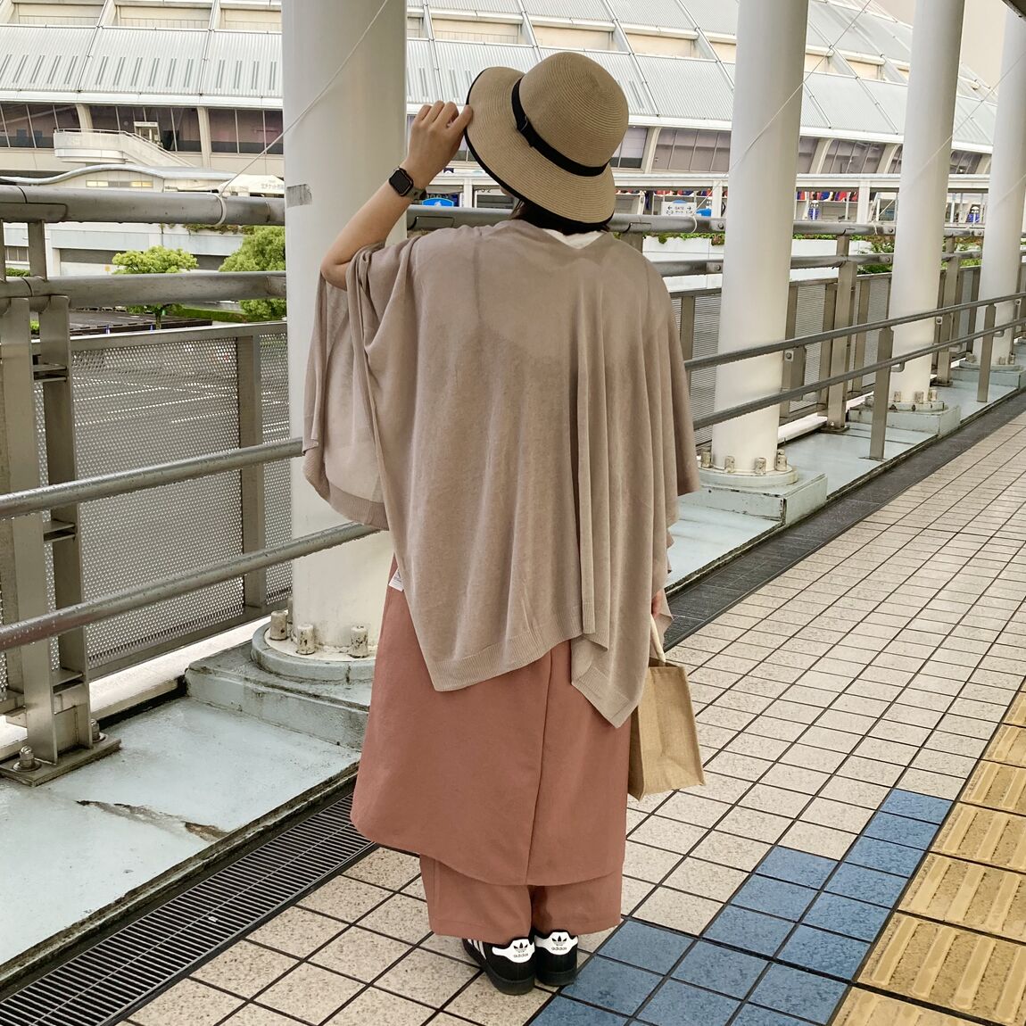 背中