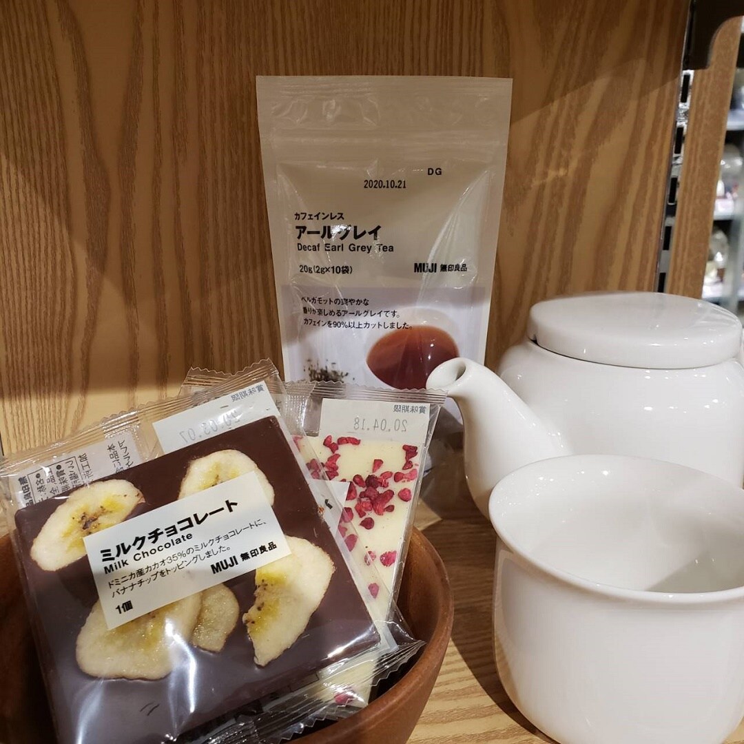 【リヴィンよこすか】カフェインレス紅茶とチョコレート