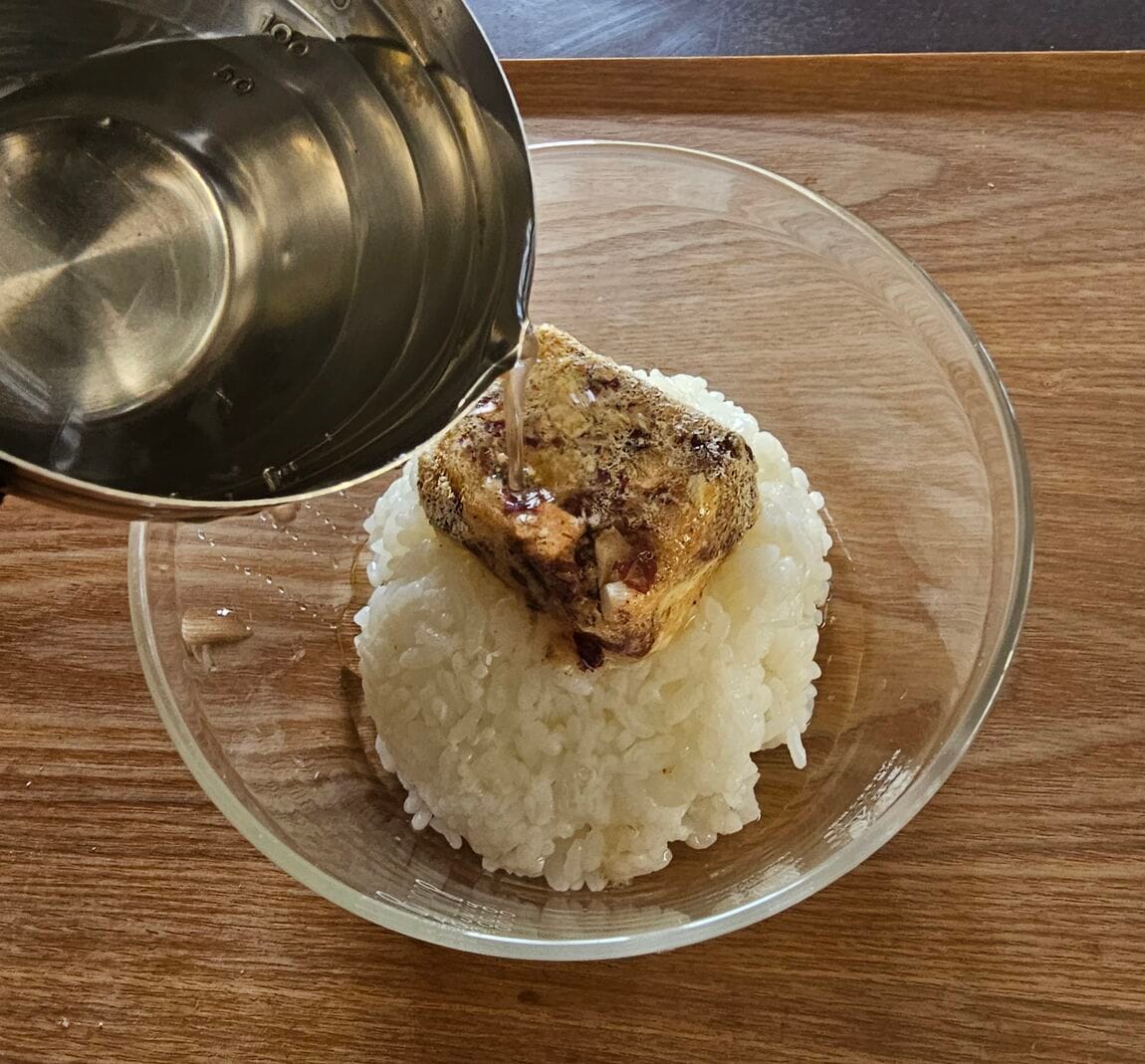 【アミコ東館】暑い日にピッタリ手軽に美味しい冷やし茶漬け_6YRxd0