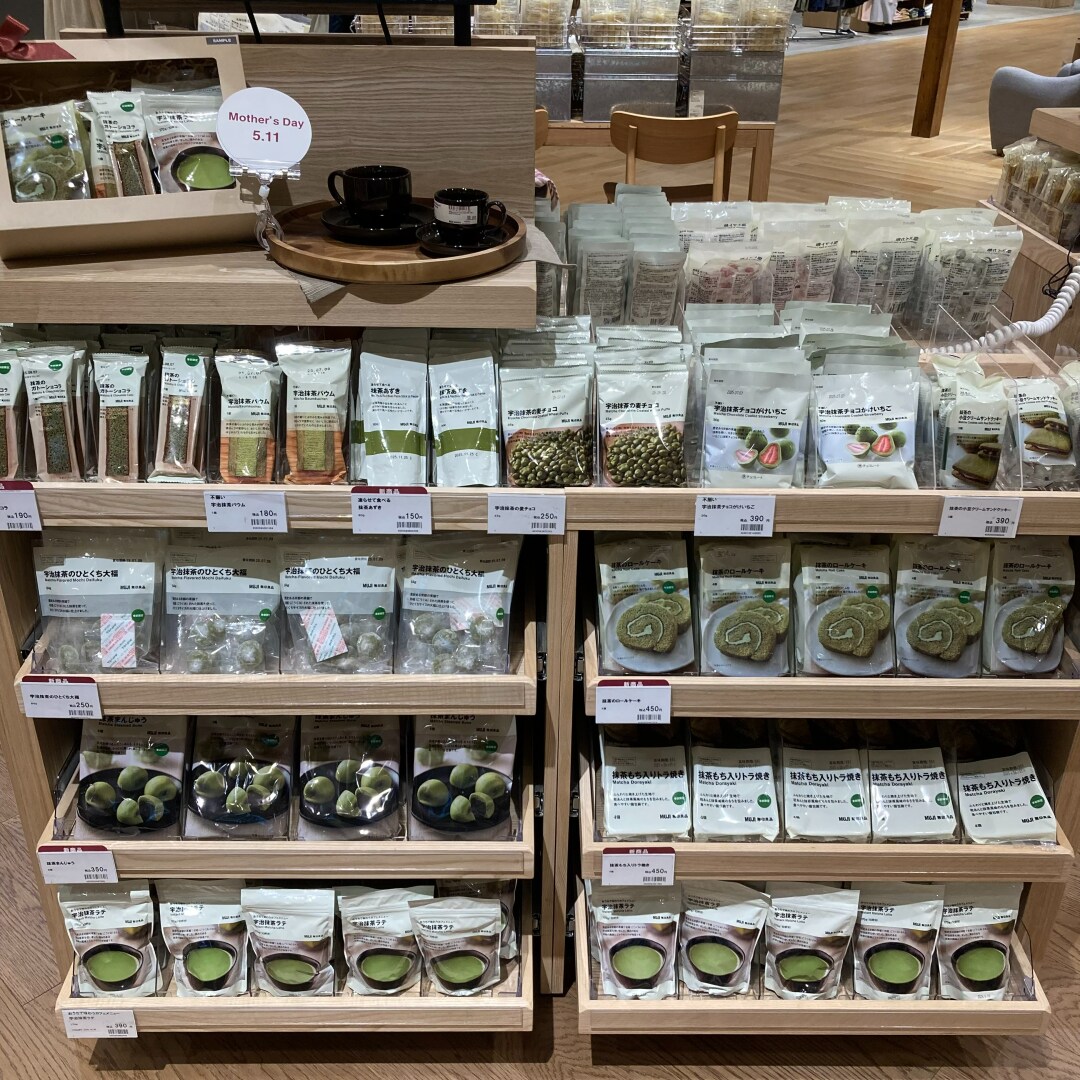 抹茶のお菓子売場