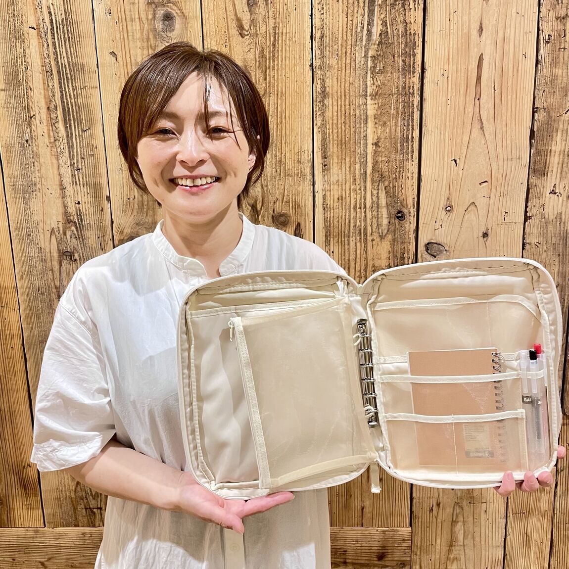 女性スタッフ写真2