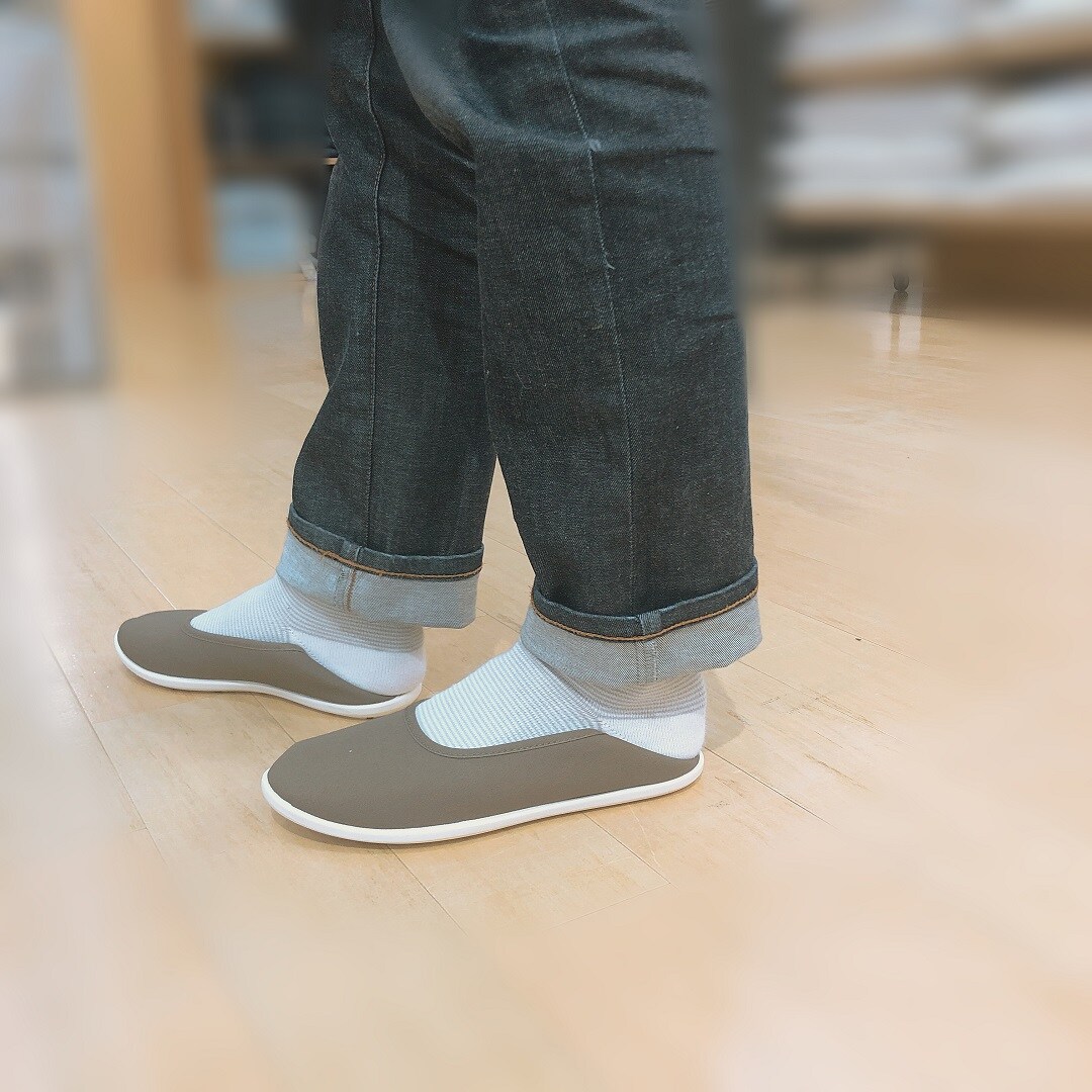 【広島アルパーク】かかとぺったんこな靴