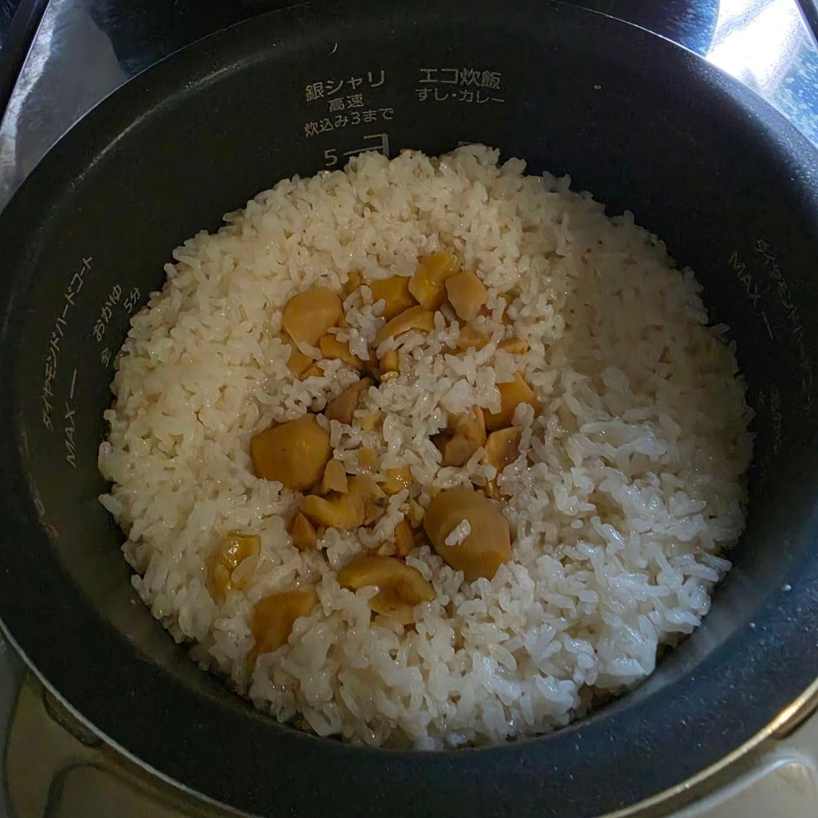 【アミコ東館】炊き込みご飯で秋の味覚_AhyE6B
