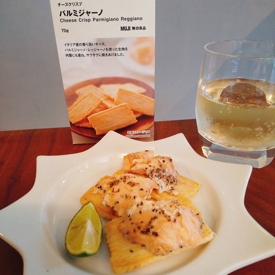 【芦屋モンテメール】冷凍サーモンとチーズクリスプ