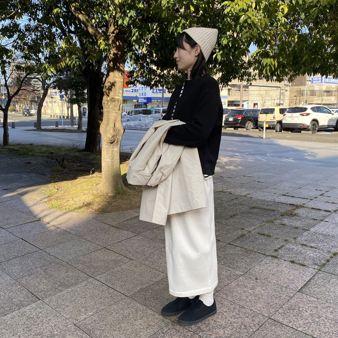 モデル　コートなし横