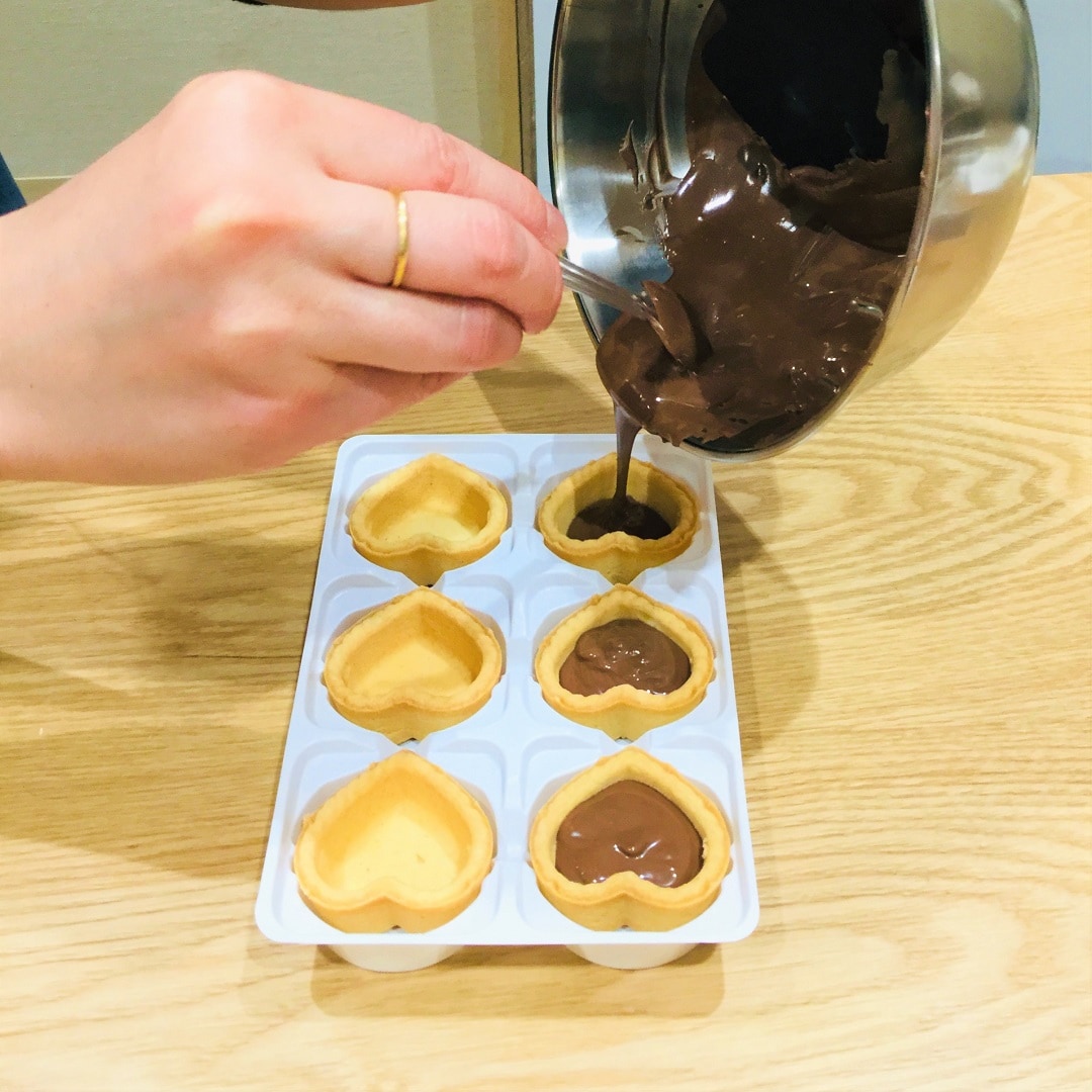 チョコ流しいれる