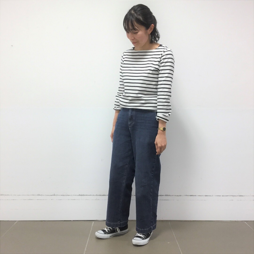 太番手天竺編み長袖Tシャツを使ったコーディネート