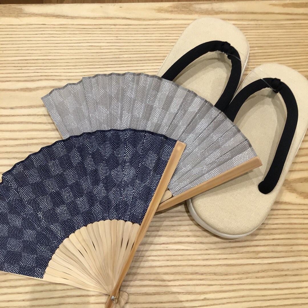 扇子や雪駄