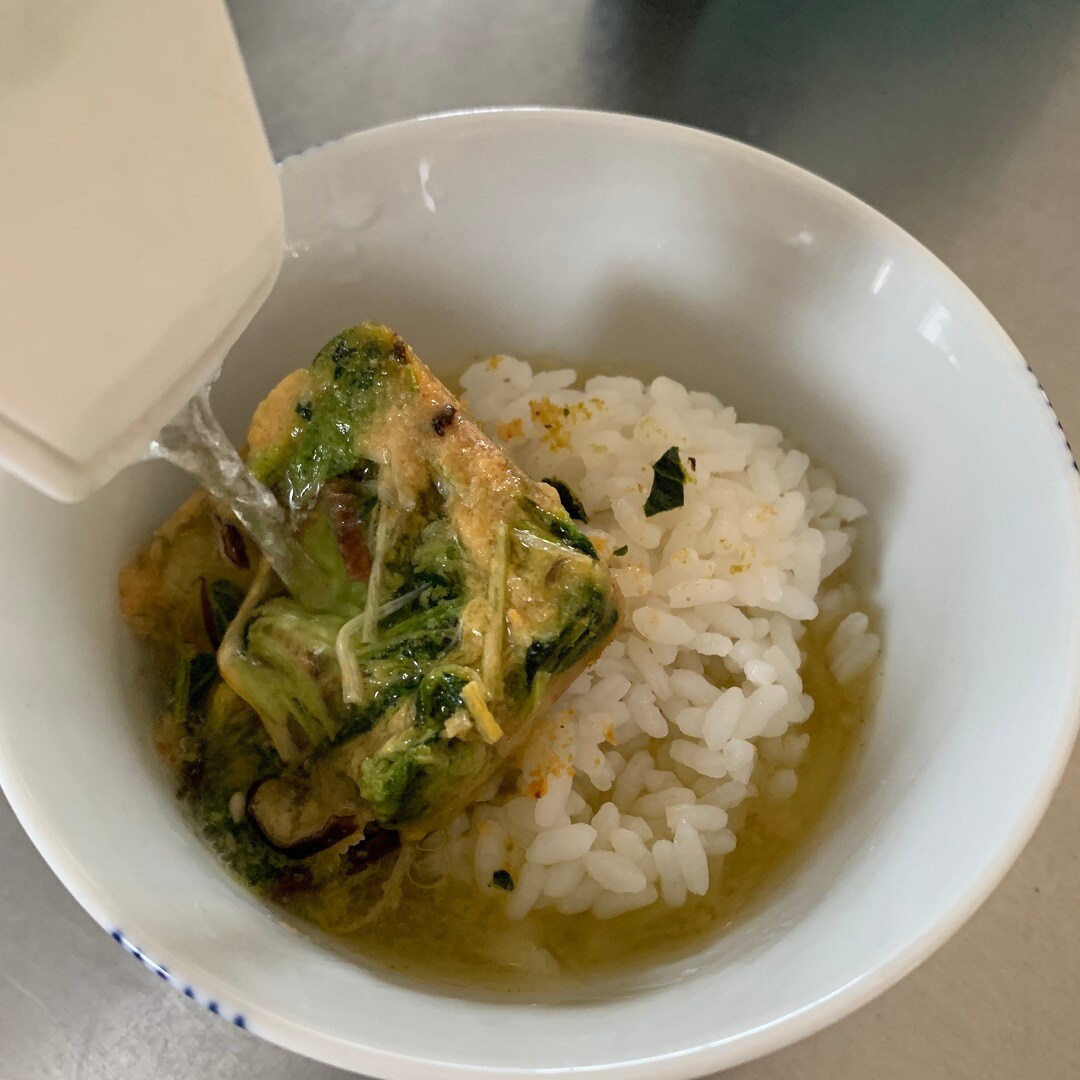 お湯をかけます。