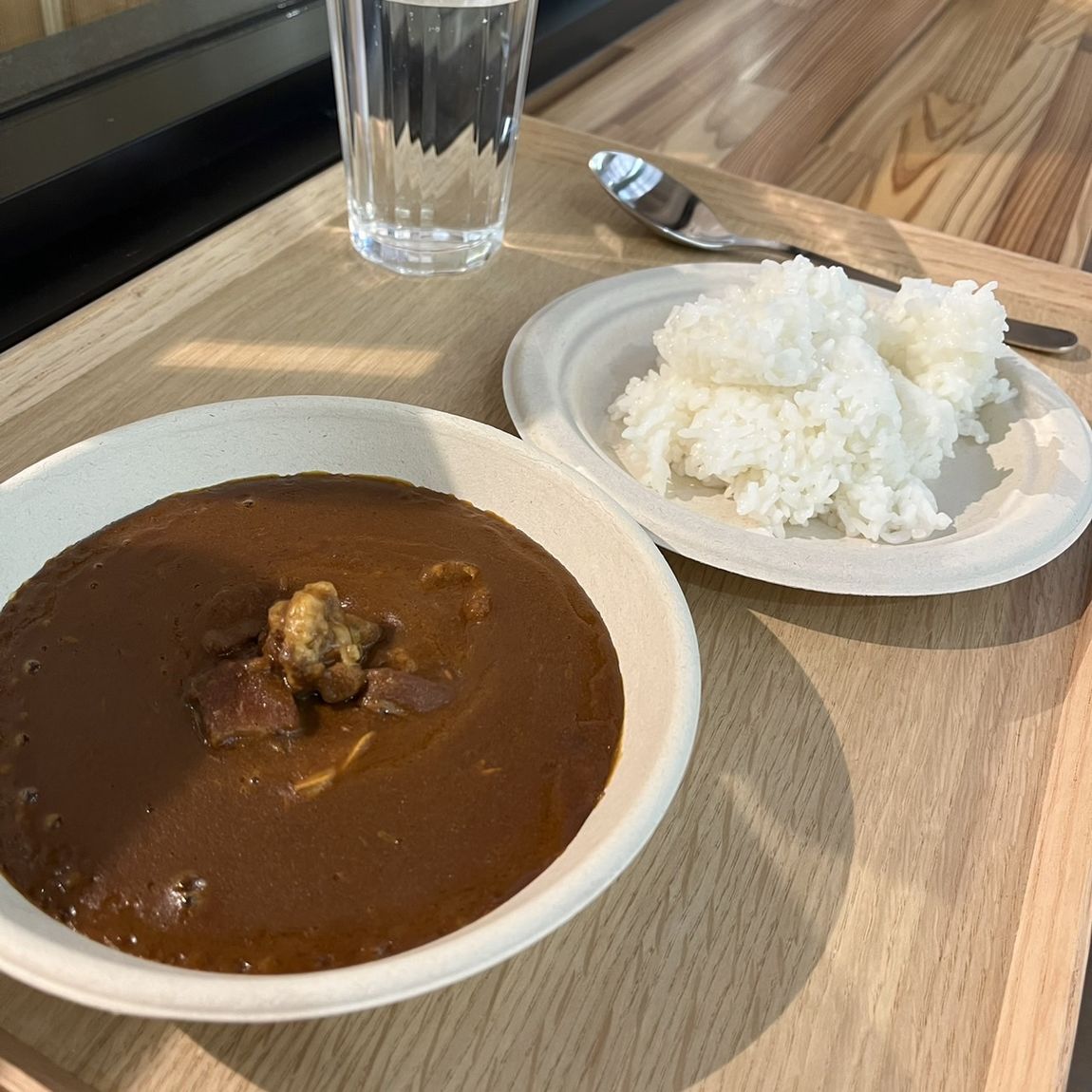 【岡山表町商店街】素材を生かした牛ばら肉の大盛りカレー