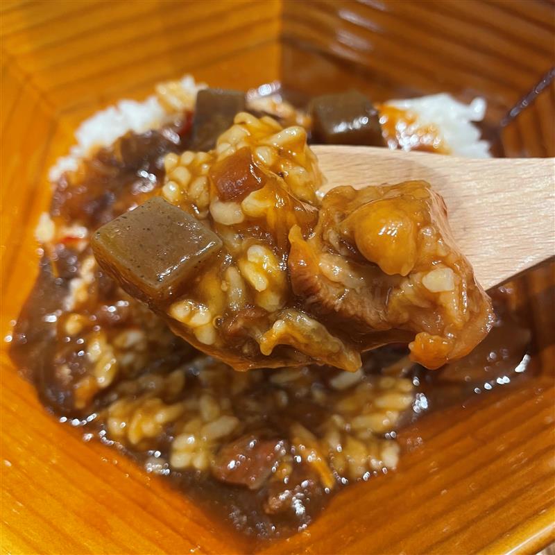 【岡山表町商店街】具沢山！「ごはんにかける 牛すじとこんにゃくのぼっかけ」