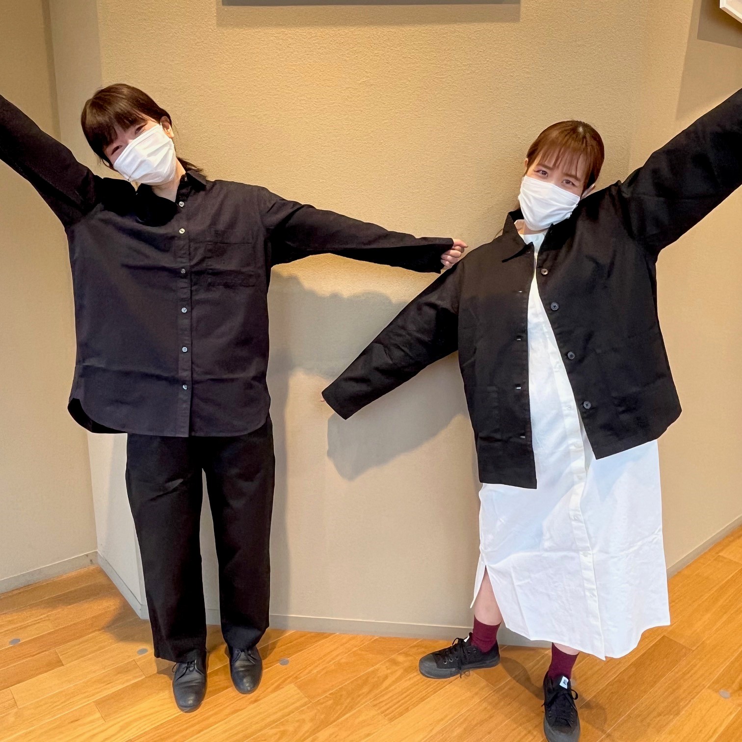 【値下げ依頼本日限定】無印良品 カポック混 カバーオールとパンツ セット 黒 M グランツリー武蔵小杉】新商品／カポック混のカバーオールと