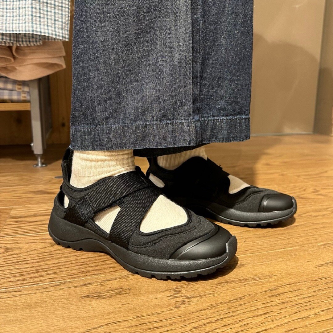 スタッフスナップ靴アップ