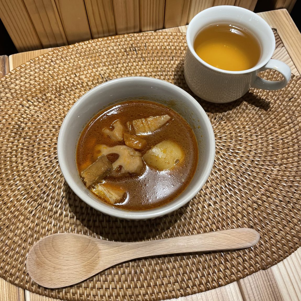 【岡山表町商店街】素材を生かしたクミンと赤唐辛子の鶏がらスープカレー