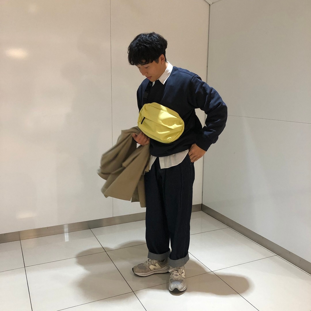 男の子が立っている写真