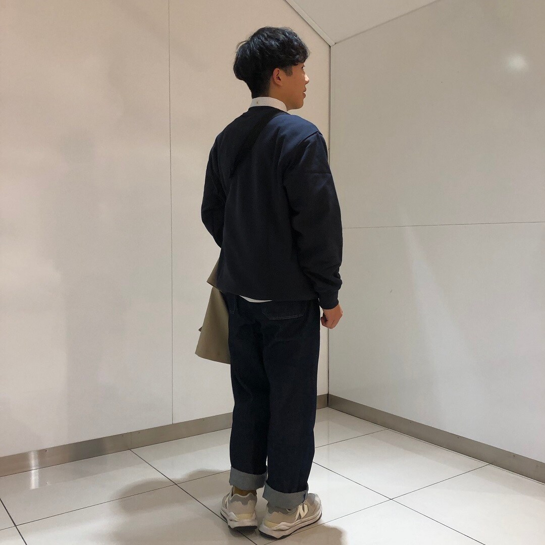 男の子が立っている写真