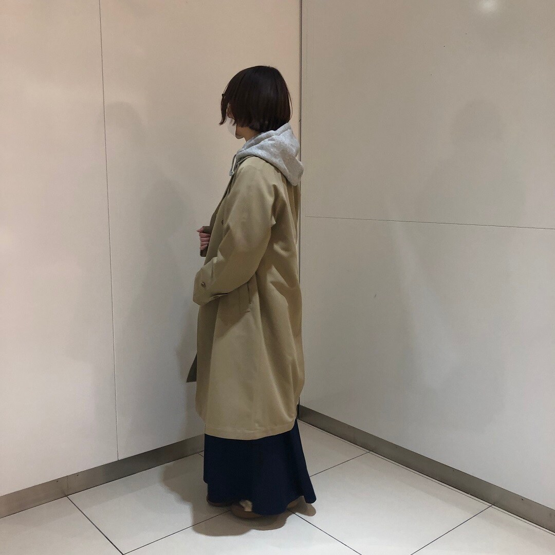 女の子が立っている写真