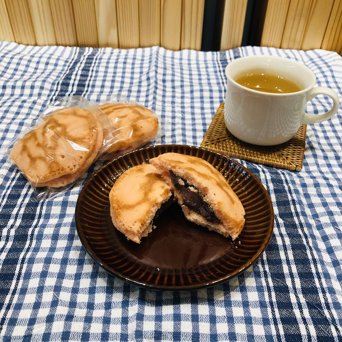 桜もち入りトラ焼き