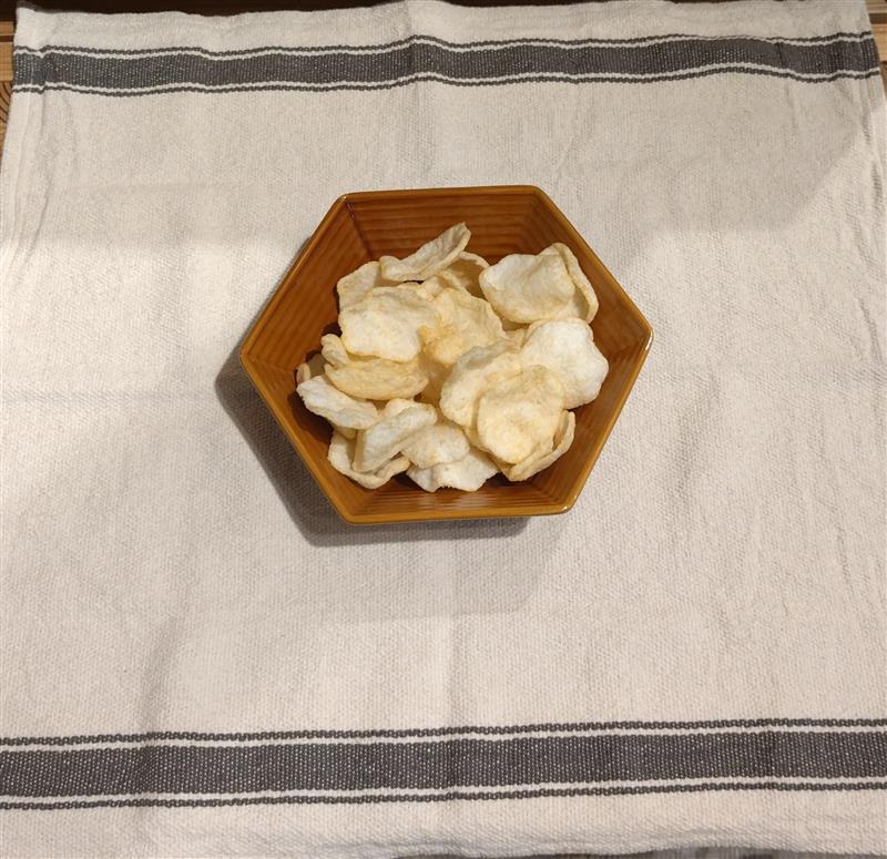 お米のスナック　ふわっと軽いチップス　五香粉味
