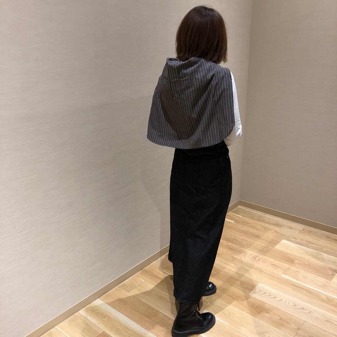 衣服着用写真　後ろ全身