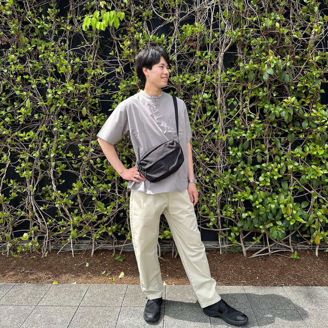 涼感ヘンリーネック半袖布帛Tシャツ