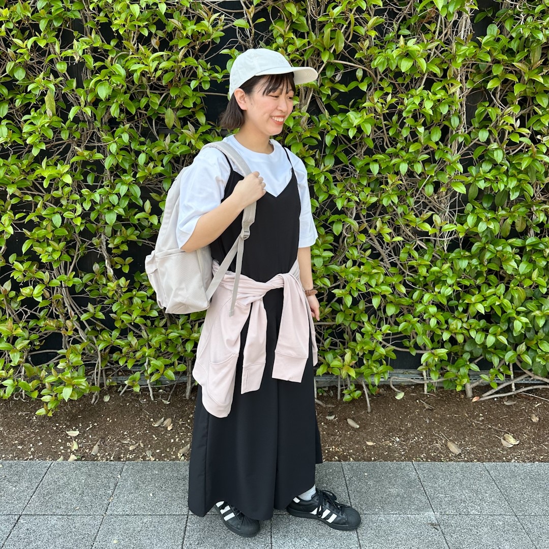 スポーティと可愛らしさをミックスさせたコーディネートです。