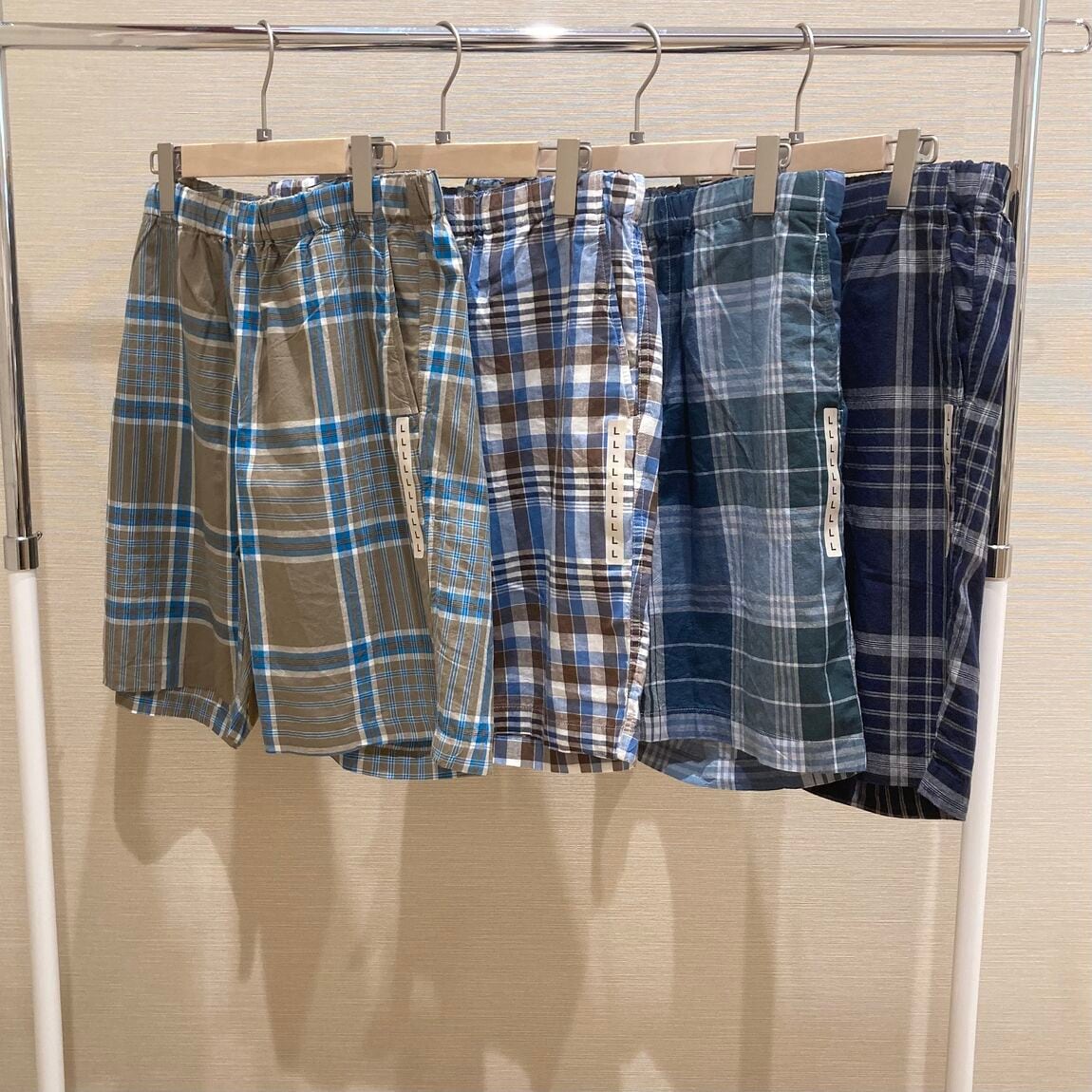 紳士マドラスチェックイージーショートパンツの写真です。