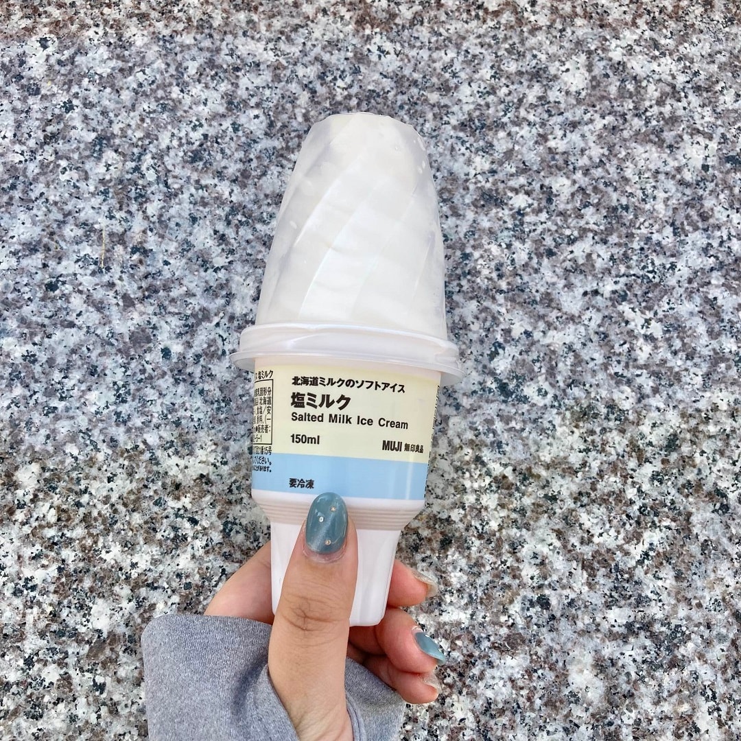北海道のソフトアイス　塩ミルク