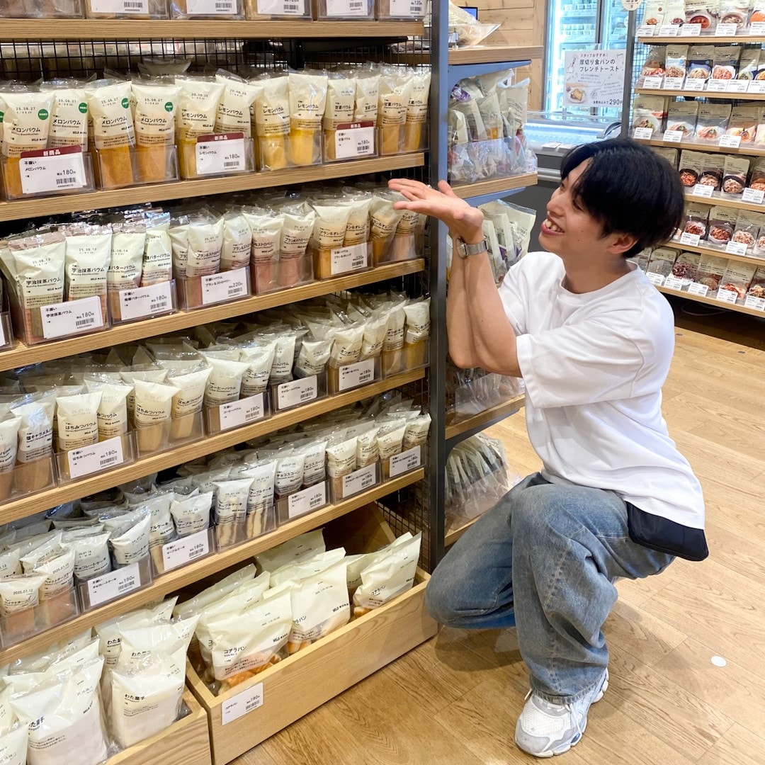 当店のバウムの売り場は、店頭入口付近にございます
