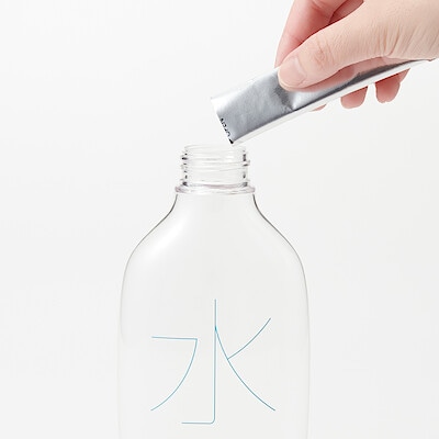 サッととけるマイボトルシリーズのお茶は『自分で詰める水のボトル』との組み合わせがオススメです。
