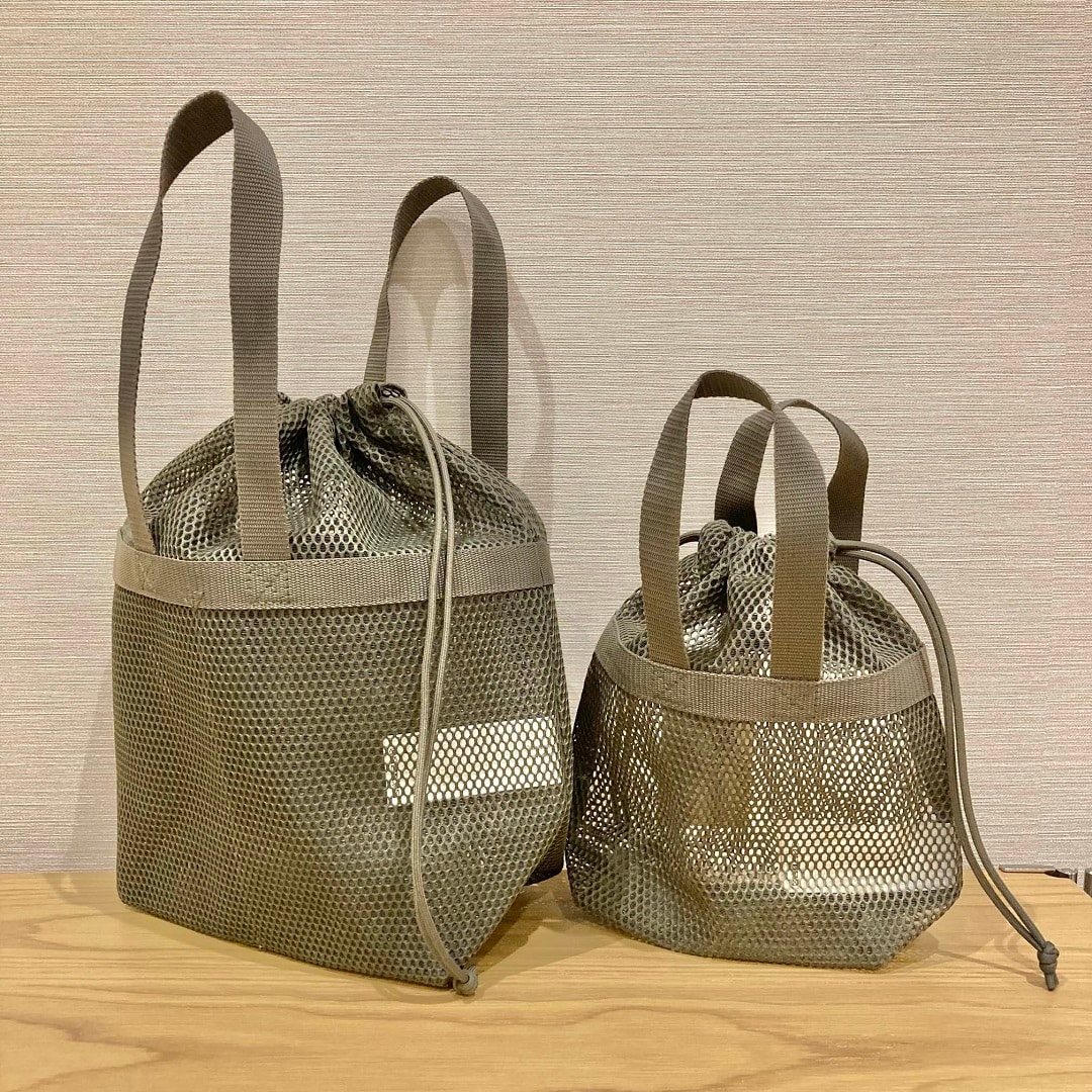 立体メッシュ持ち手付き巾着