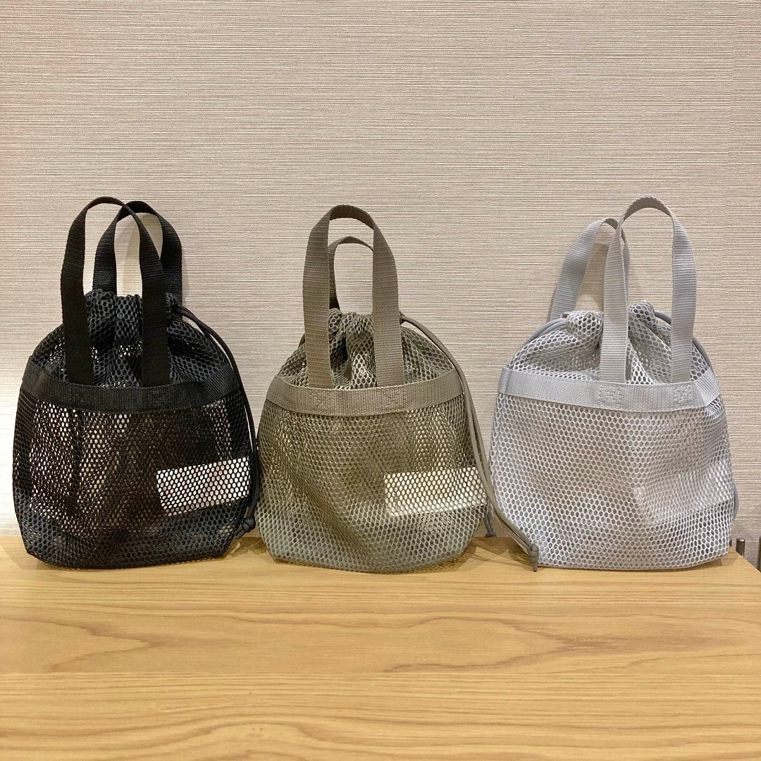 立体メッシュ持ち手付き巾着